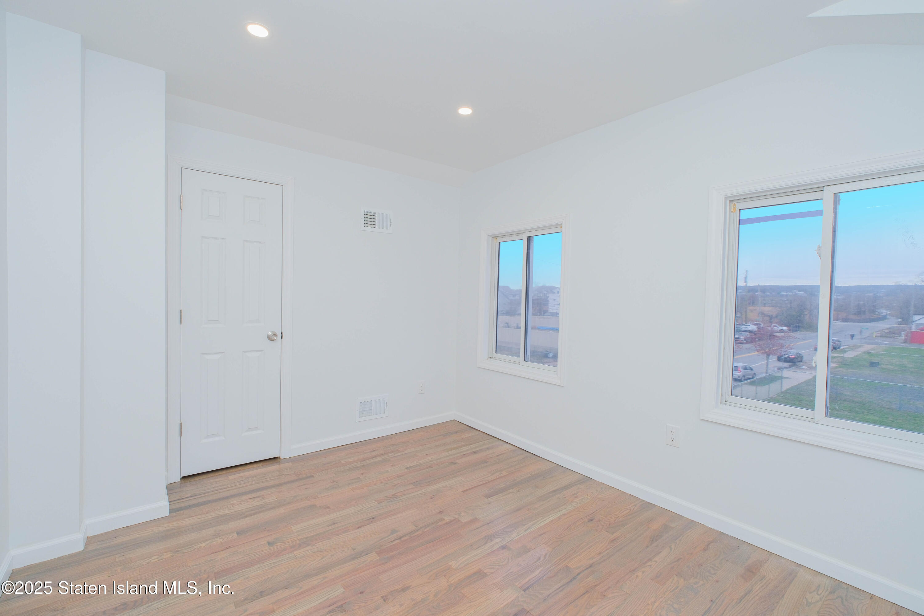 799 Father Capodanno Boulevard, Staten Island, New York image 31
