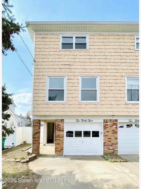 Photo of 233 Weed Avenue, Staten Island, NY 10306 (MLS # 2601685)