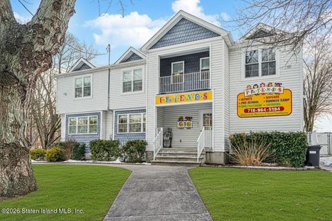 Photo of 610 Bloomingdale Road, Staten Island, NY 10309 (MLS # 2600760)