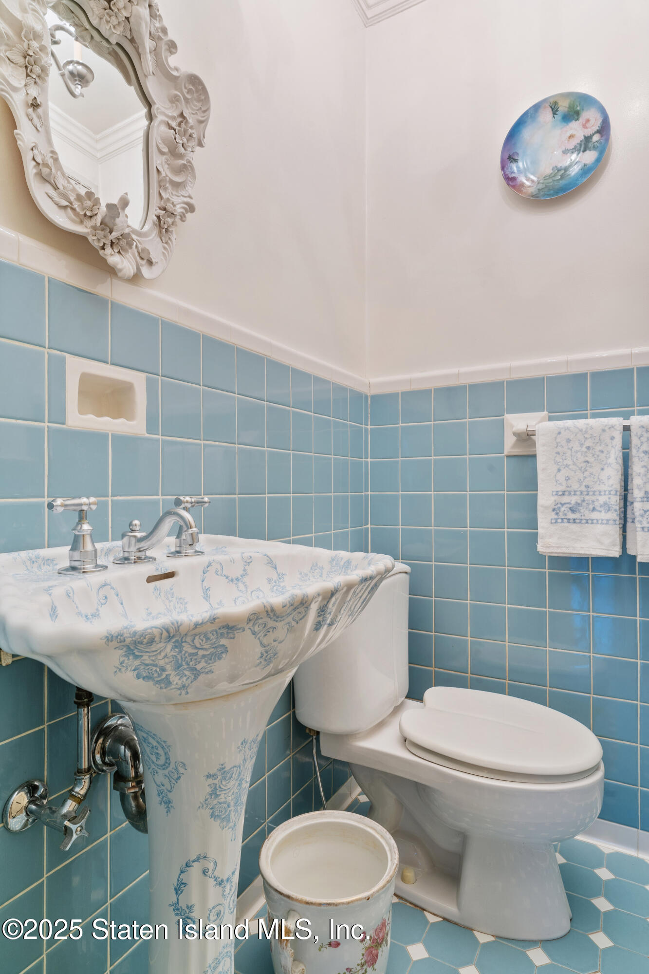 8 Circle Road, Staten Island, New York image 25