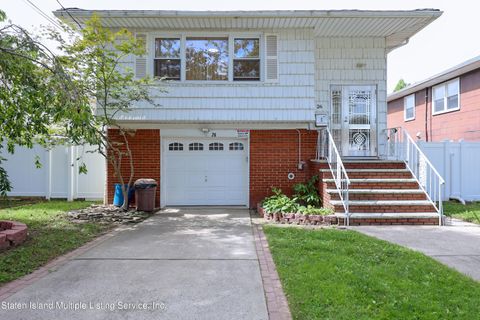 Photo of 26 Eva Avenue, Staten Island, NY 10306 (MLS # 1163992)