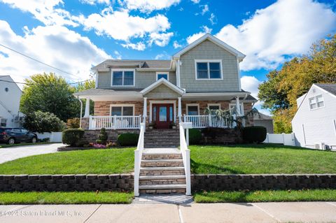Photo of 30 Troy Street, Staten Island, NY 10308 (MLS # 2405828)