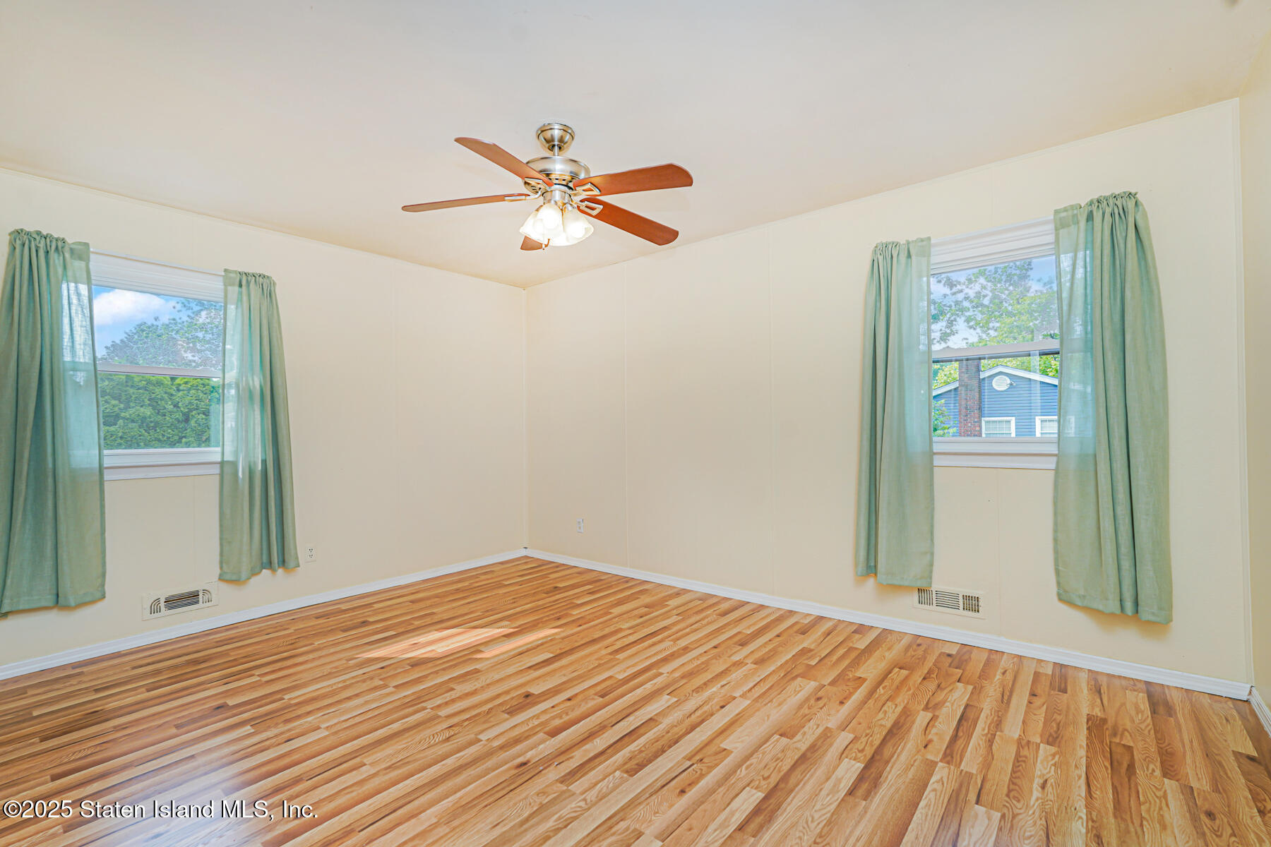 374 Tysens Lane, Staten Island, New York image 21