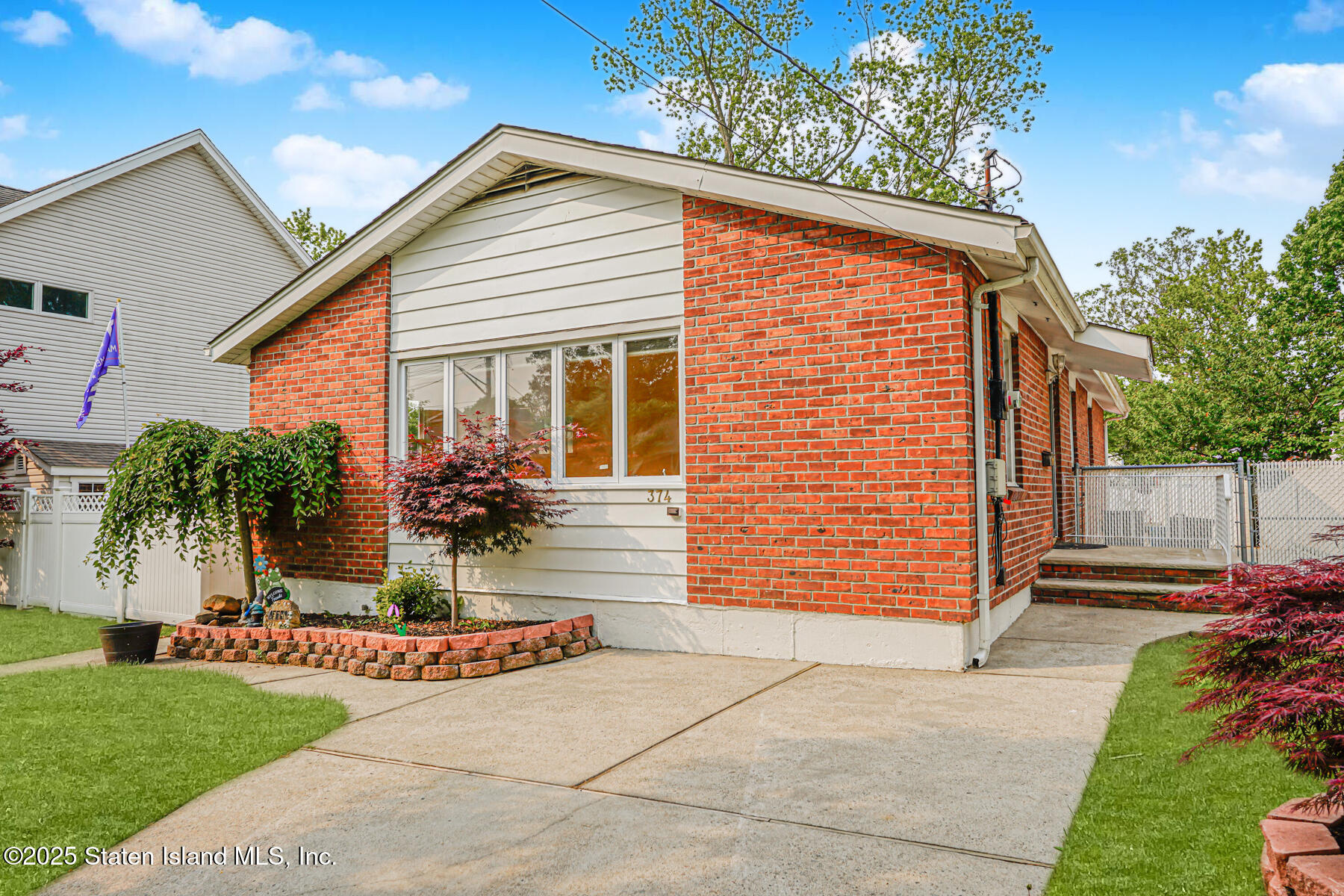 374 Tysens Lane, Staten Island, New York image 2