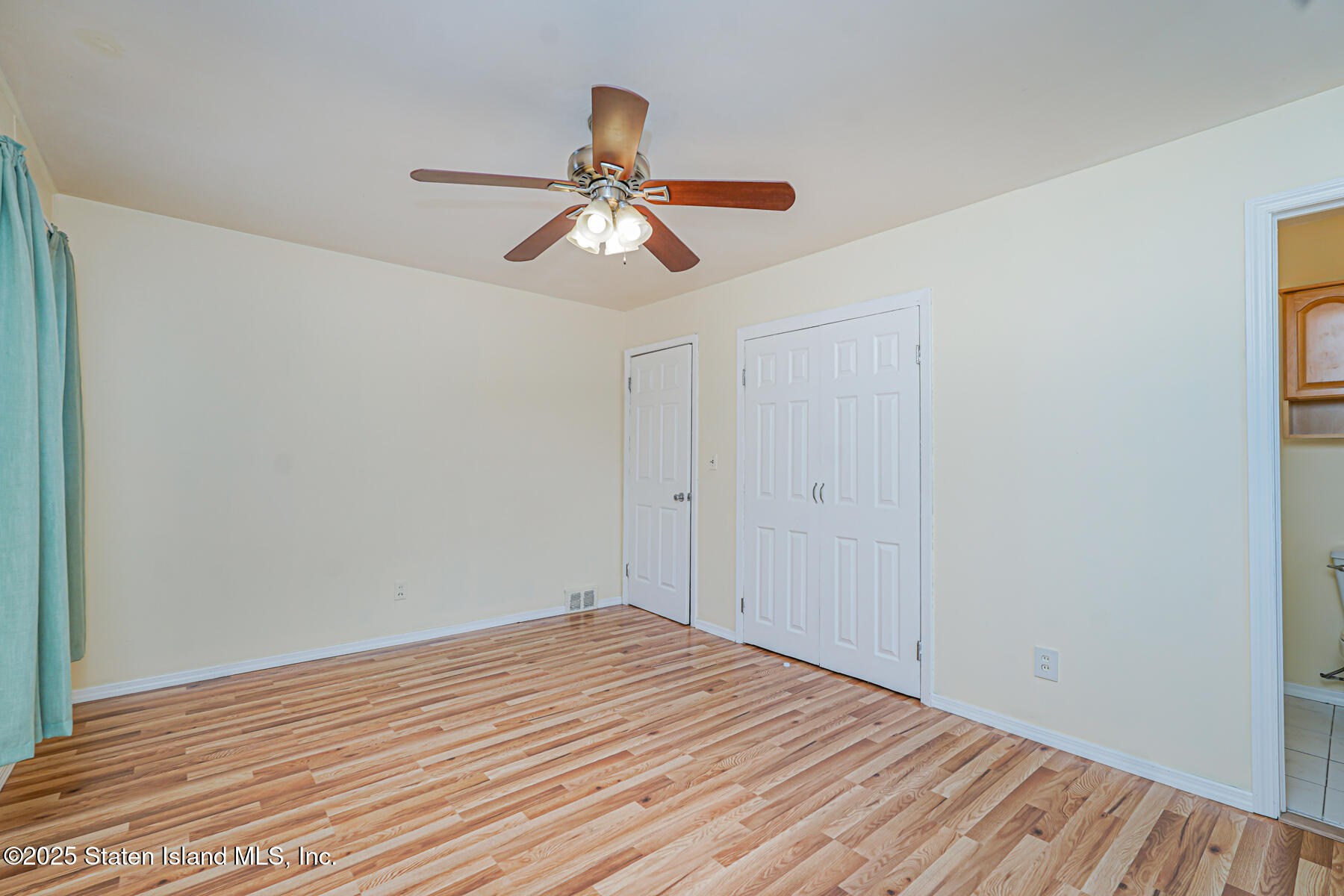 374 Tysens Lane, Staten Island, New York image 12