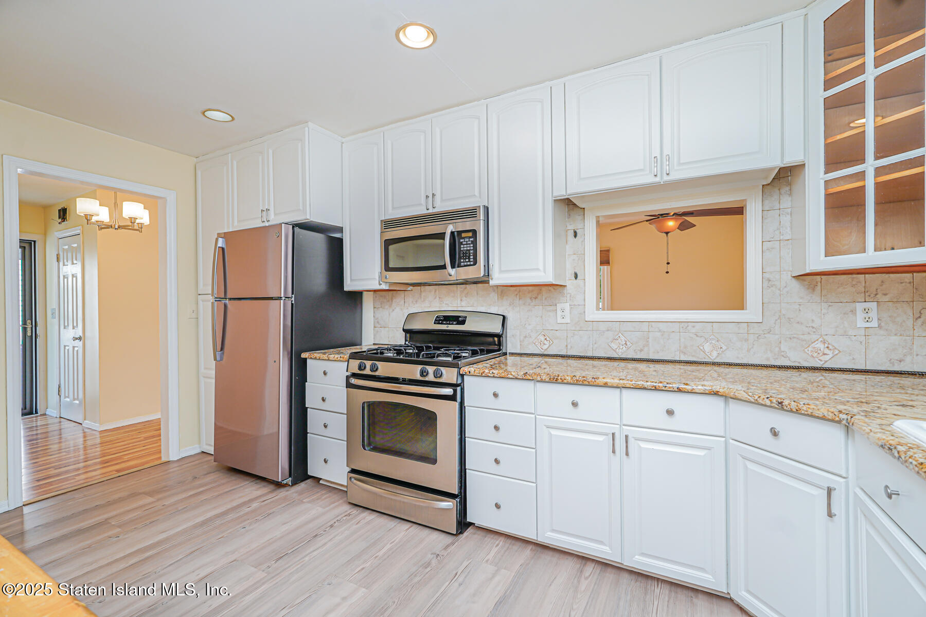 374 Tysens Lane, Staten Island, New York image 10