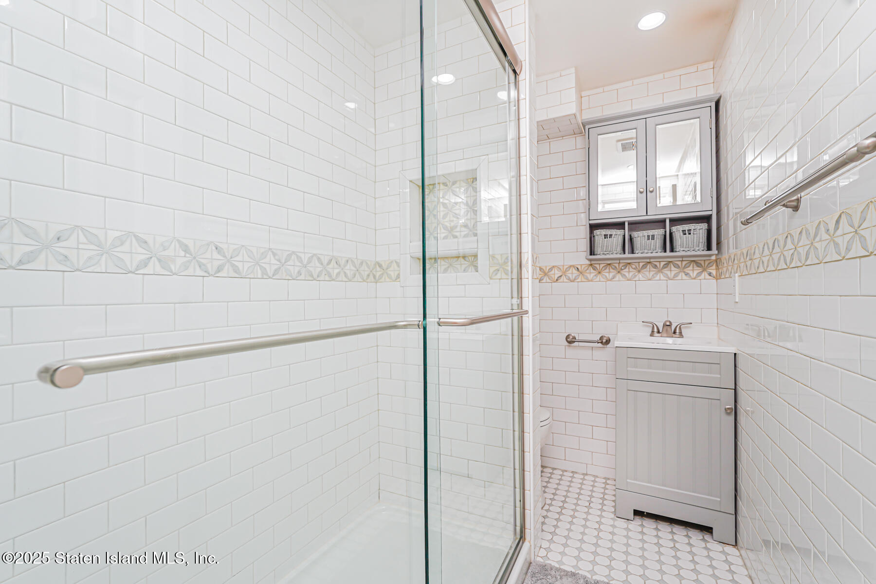 374 Tysens Lane, Staten Island, New York image 30