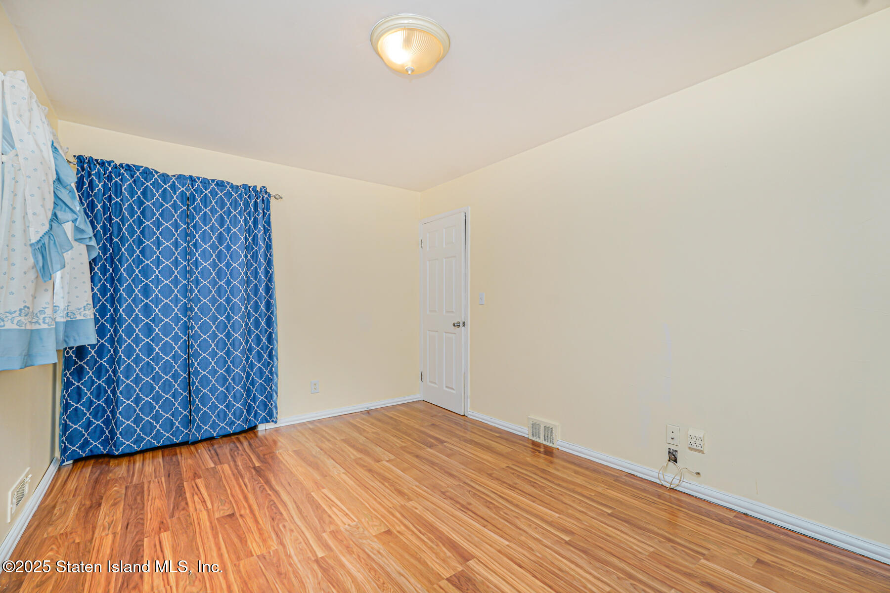 374 Tysens Lane, Staten Island, New York image 17