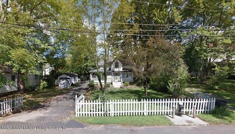Photo of 211 Center Street, Staten Island, NY 10306 (MLS # 1162550)