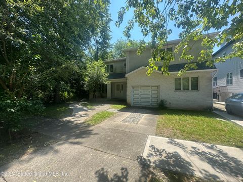 Photo of 526 Sinclair Avenue Ave, Staten Island, NY 10312 (MLS # 2404127)