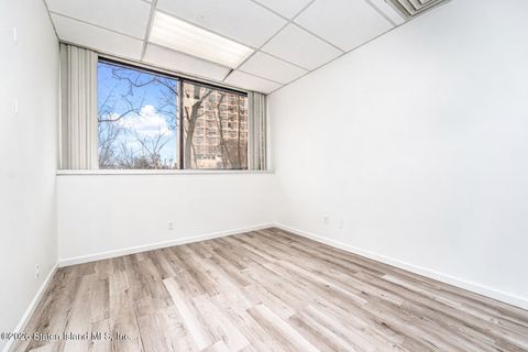 Photo of 260 Christopher Lane #1a, Staten Island, NY 10314 (MLS # 2601089)