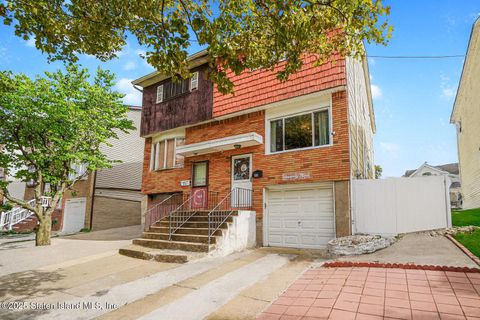 Photo of 79 Ebony Street, Staten Island, NY 10306 (MLS # 2506099)