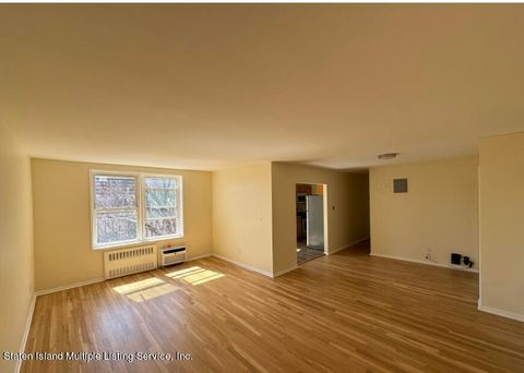 Photo of 36 Hamilton Avenue #4p, Staten Island, NY 10301 (MLS # 2401733)