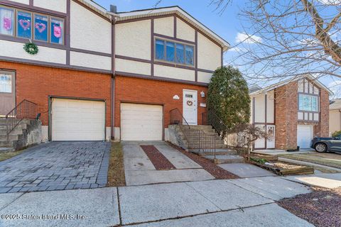 Photo of 14 Elwood Place, Staten Island, NY 10301 (MLS # 2500563)