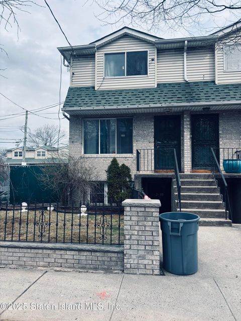 Photo of 241 Tompkins Avenue, Staten Island, NY 10304 (MLS # 2503265)