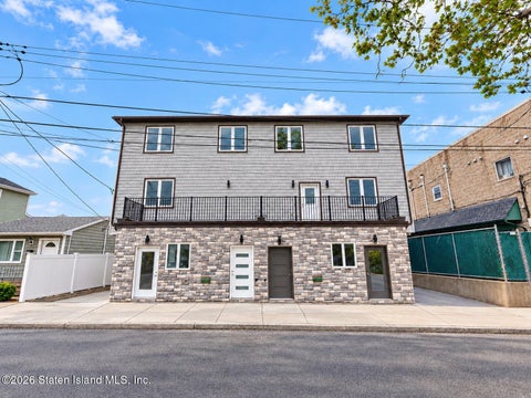 Homes For Sale - 295 Colony Avenue<br/> Staten Island, NY 10306