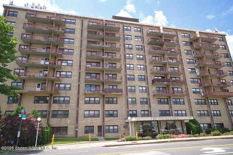 Photo of 1000 Clove Road #2m, Staten Island, NY 10301 (MLS # 2602784)