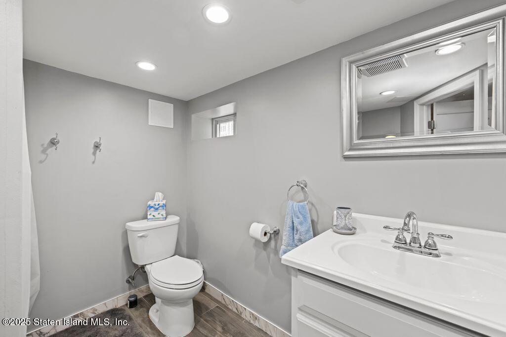 575 Bement Avenue, Staten Island, New York image 24
