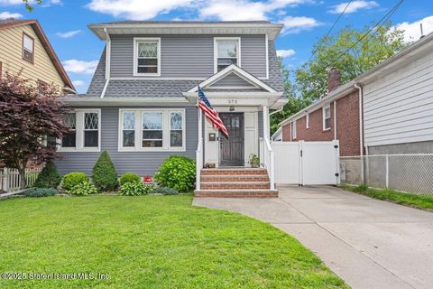 Photo of 575 Bement Avenue, Staten Island, NY 10310 (MLS # 2503182)