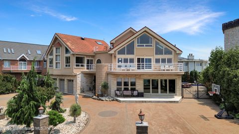 Photo of 545 Arbutus Avenue, Staten Island, NY 10312 (MLS # 2501081)