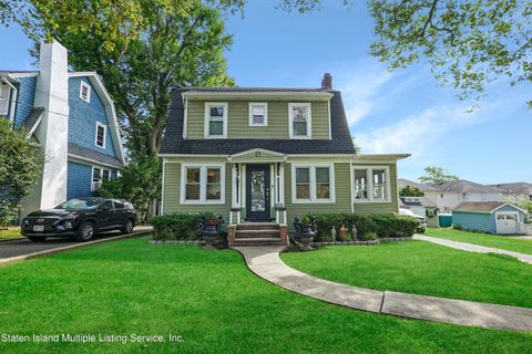 Photo of 43 Goff Avenue, Staten Island, NY 10309 (MLS # 1163851)