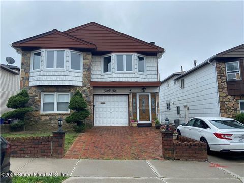 Photo of 24 Bangor Street, Staten Island, NY 10314 (MLS # 2503321)