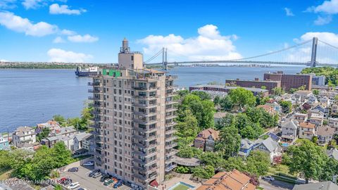 Photo of 31 Hylan Boulevard #7d, Staten Island, NY 10305 (MLS # 2503033)