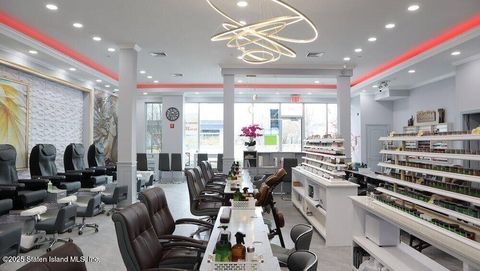 Photo of 2656 Hylan Boulevard, Staten Island, NY 10306 (MLS # 2505249)