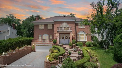 Photo of 155 Coventry Road, Staten Island, NY 10304 (MLS # 1159418)