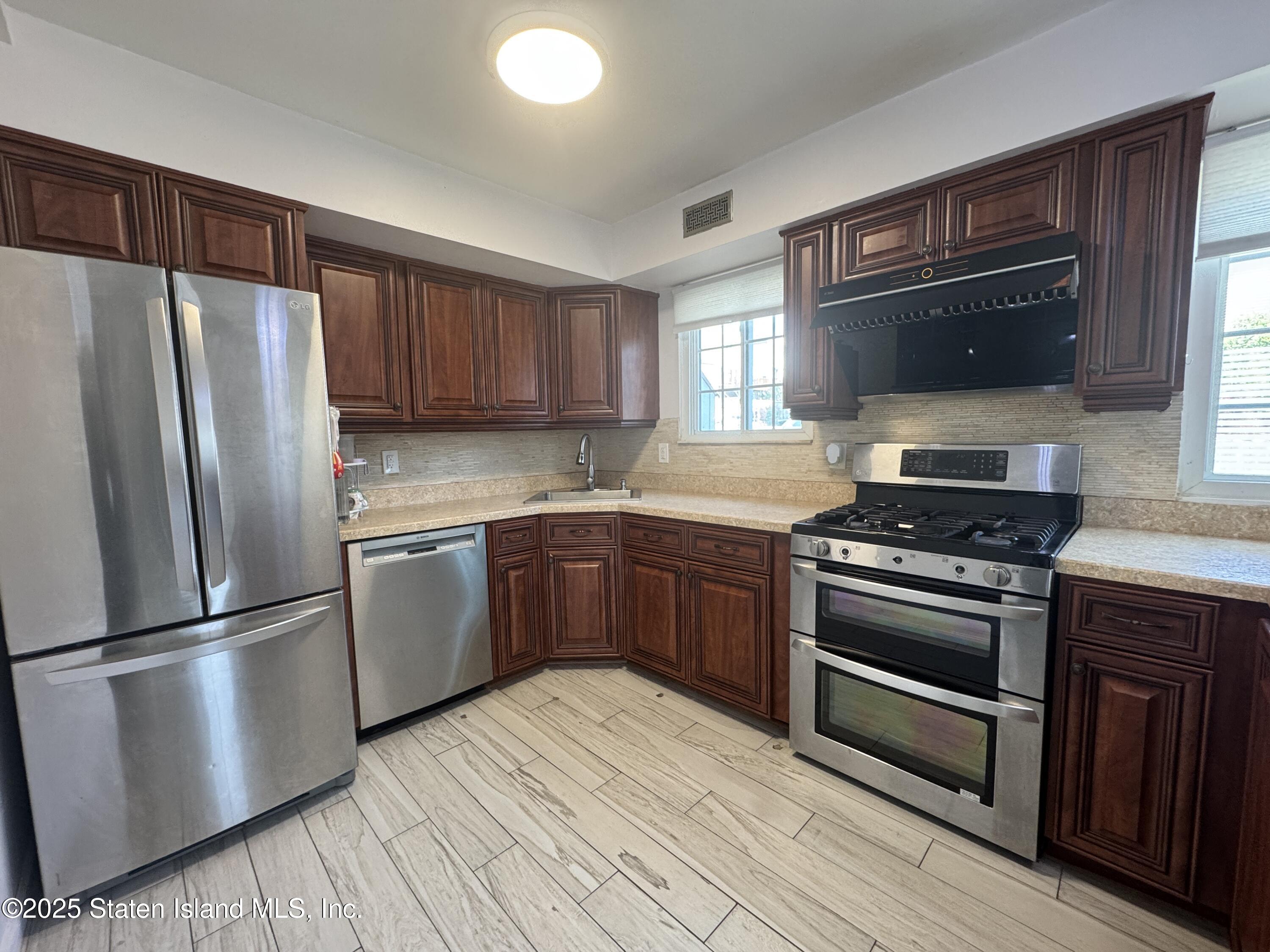 61 Country Drive, Staten Island, New York image 7