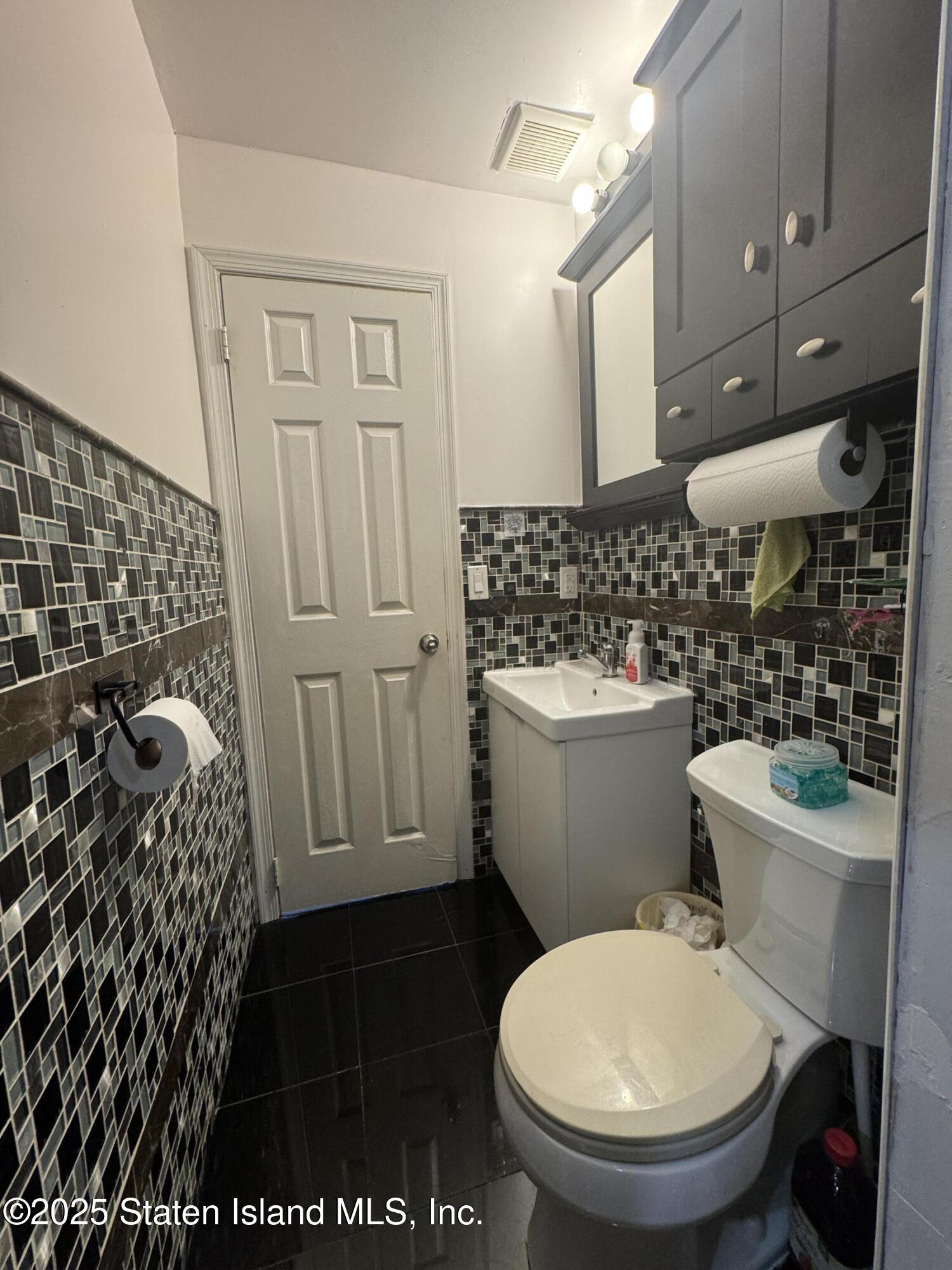 61 Country Drive, Staten Island, New York image 10