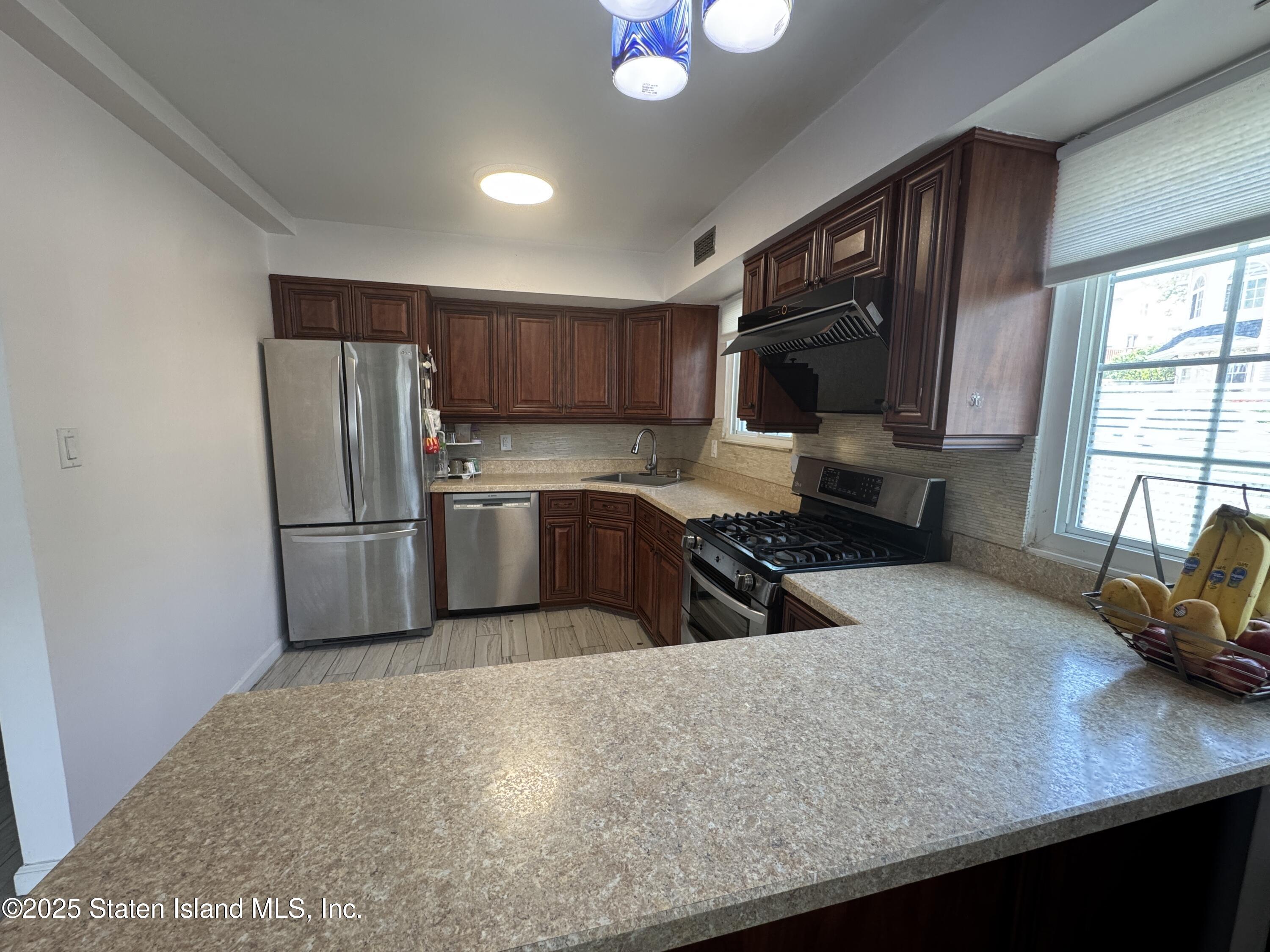 61 Country Drive, Staten Island, New York image 8