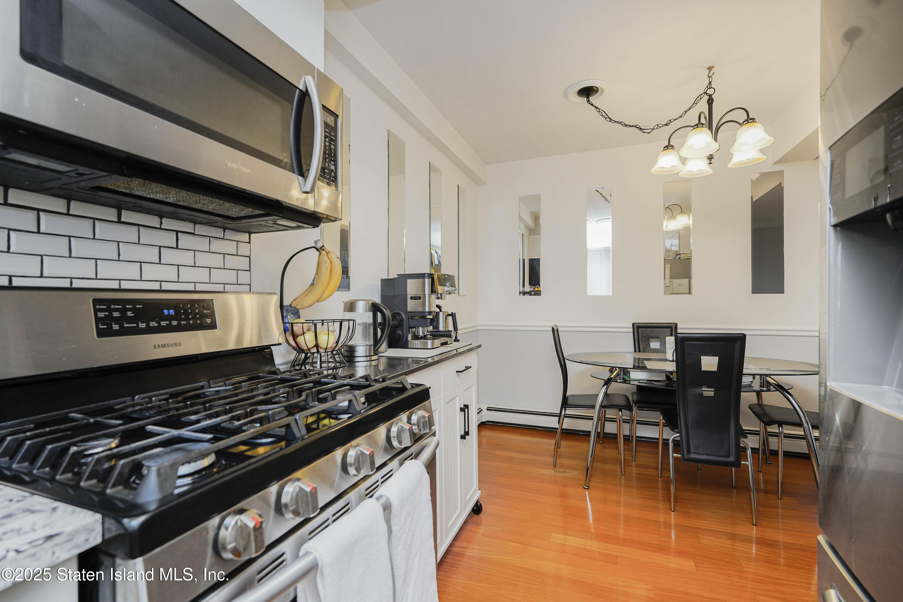 72 Lamped Loop, Staten Island, New York image 12