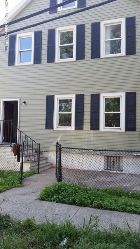 Photo of 30 Hudson Street, Staten Island, NY 10304 (MLS # 2404650)
