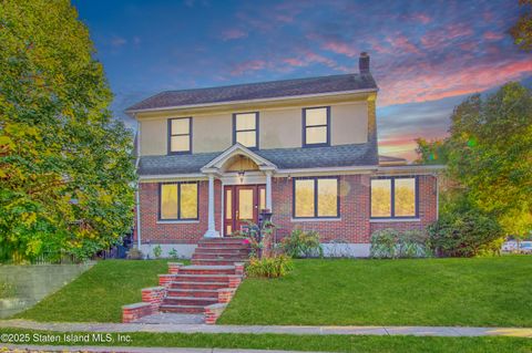 Photo of 20 Linden Street, Staten Island, NY 10310 (MLS # 2506459)