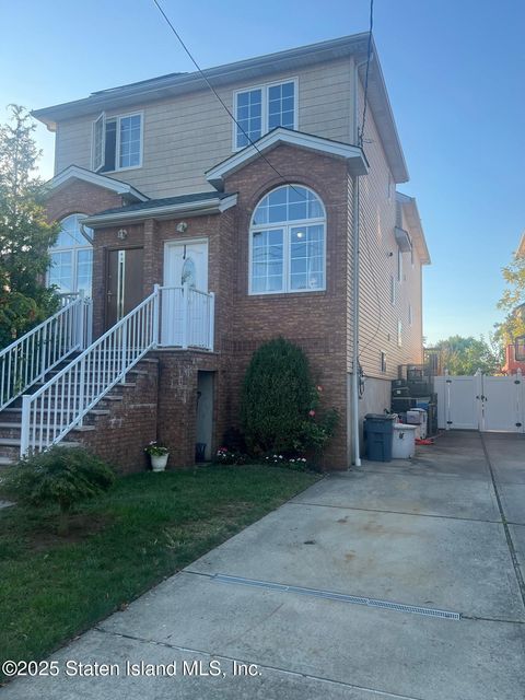 Photo of 1147 Mason Avenue, Staten Island, NY 10306 (MLS # 2505734)