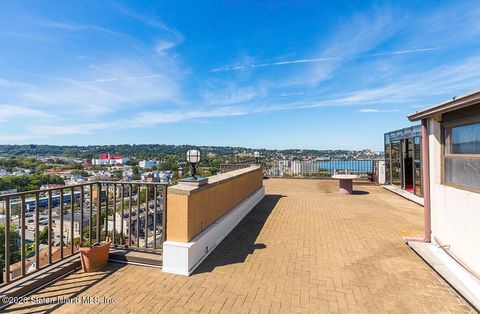 Photo of 31 Hylan Boulevard #Penthouse, Staten Island, NY 10305 (MLS # 2601413)