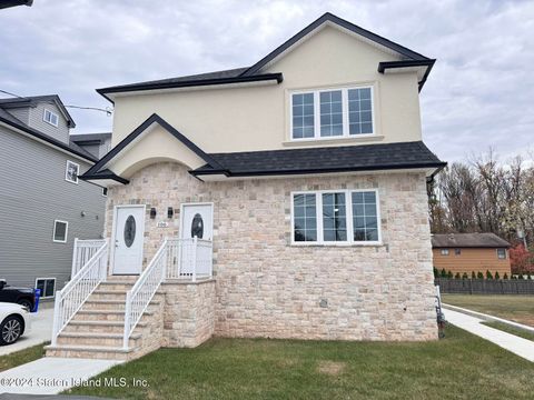 Photo of 106 Mason Boulevard, Staten Island, NY 10309 (MLS # 2406420)