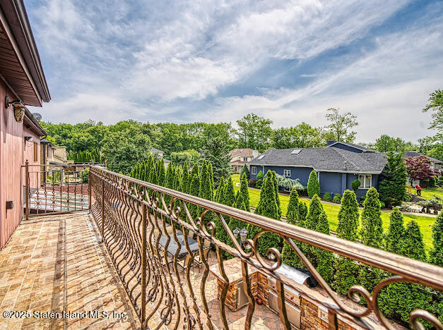 10 Arbutus Way, Staten Island, New York image 29