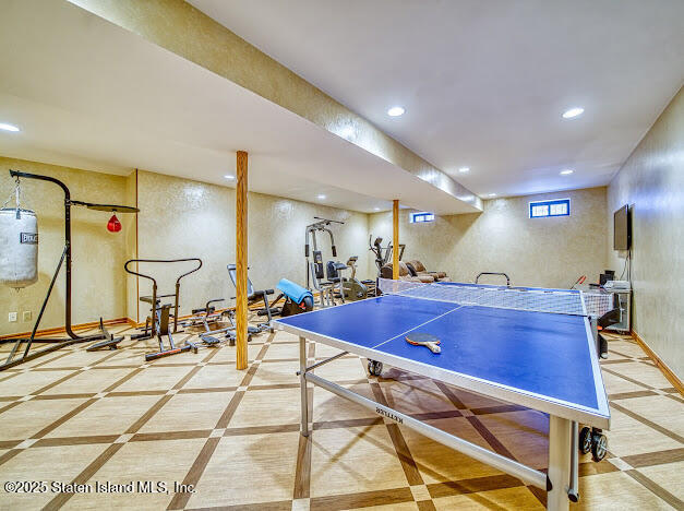 10 Arbutus Way, Staten Island, New York image 39