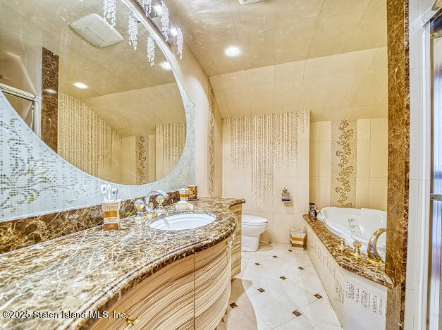 10 Arbutus Way, Staten Island, New York image 36
