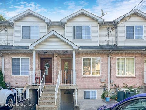 Photo of 41 South Avenue #B, Staten Island, NY 10303 (MLS # 2403520)