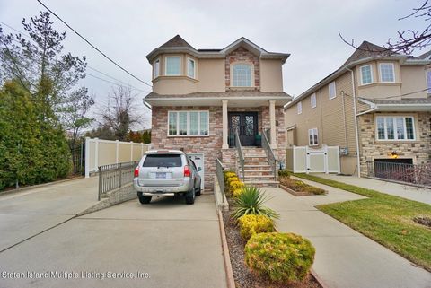 Photo of 327 Ramona Avenue, Staten Island, NY 10312 (MLS # 1151490)