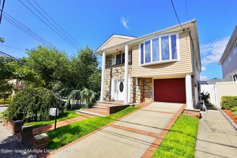 Photo of 206 Freedom Avenue, Staten Island, NY 10314 (MLS # 1163916)