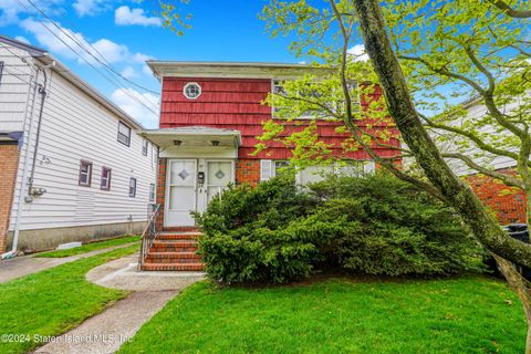 Photo of 89 Reno Avenue, Staten Island, NY 10306 (MLS # 2402201)