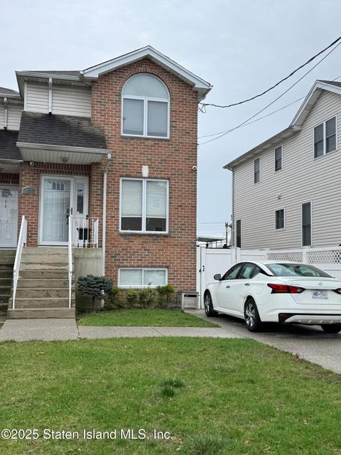 Photo of 476 Riga Street, Staten Island, NY 10306 (MLS # 2502499)