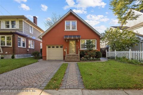 Photo of 109 10th Street, Staten Island, NY 10306 (MLS # 2505940)