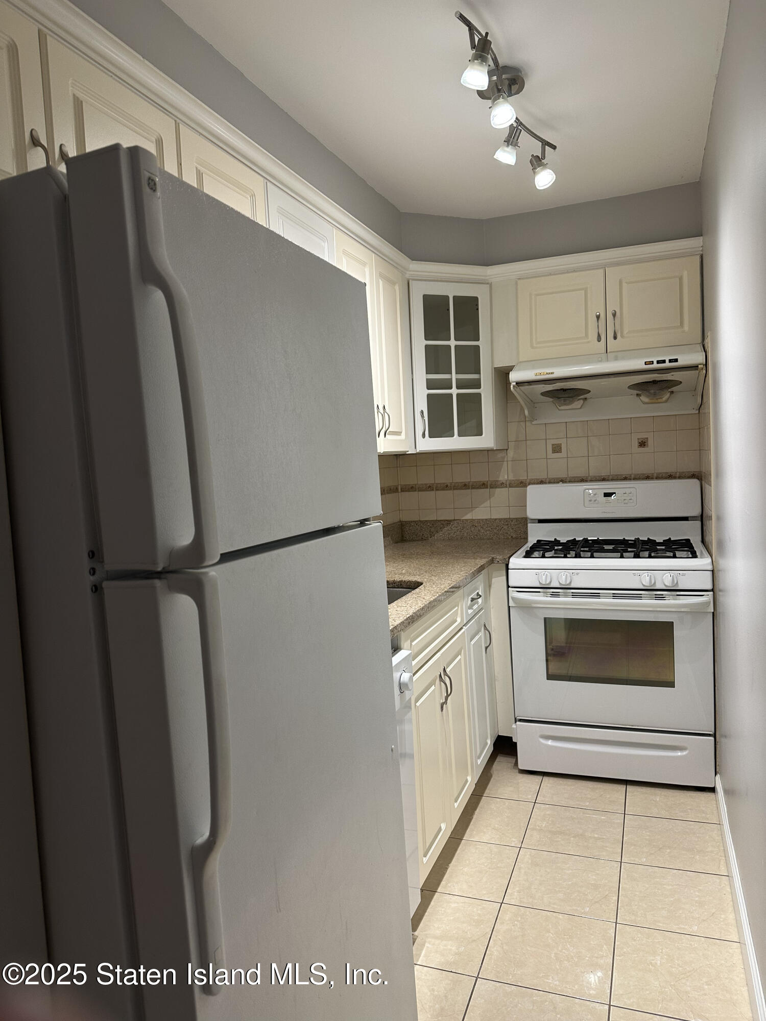 87-30 62nd Avenue #5-E, Queens, New York image 2