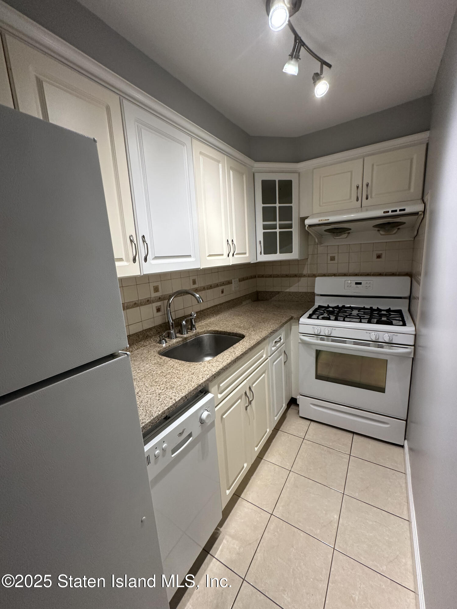 87-30 62nd Avenue #5-E, Queens, New York image 3