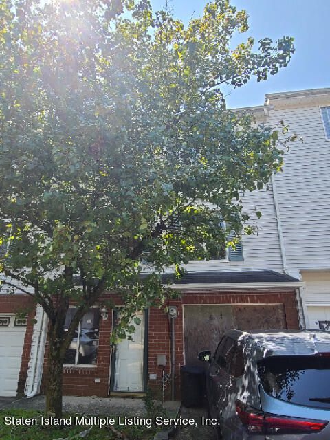 Photo of 284 Ilyssa Way, Staten Island, NY 10312 (MLS # 1163775)